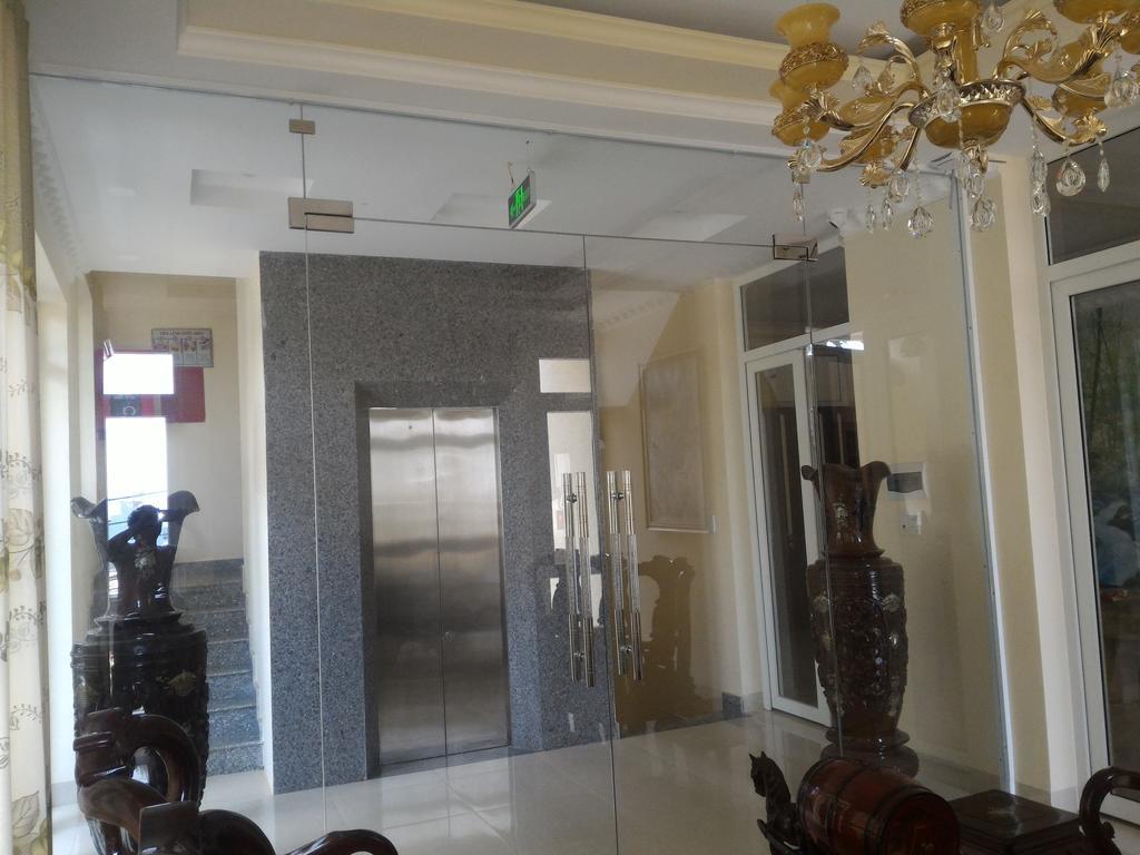 An Hung Hotel Buon Ma Thuot Buitenkant foto
